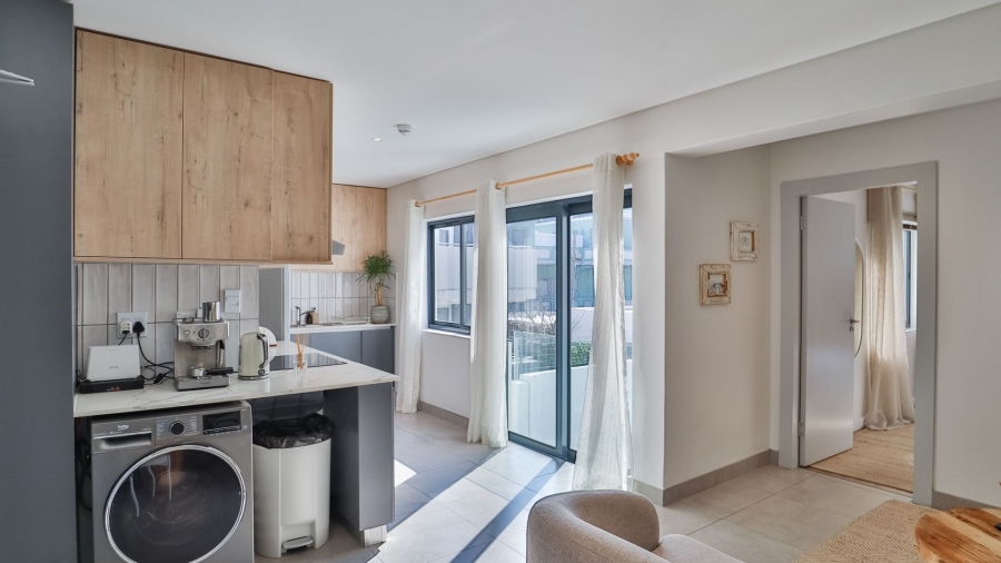1 Bedroom Property for Sale in Sea Point Western Cape